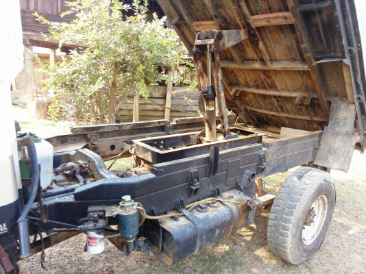 รถบรรทุกดั้ม 4 ล้อ 4WD