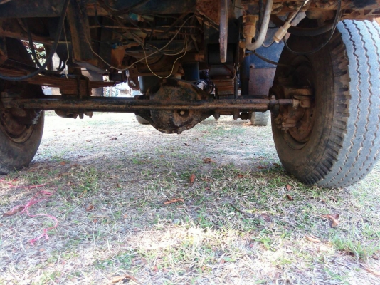 รถบรรทุกดั้ม 4 ล้อ 4WD