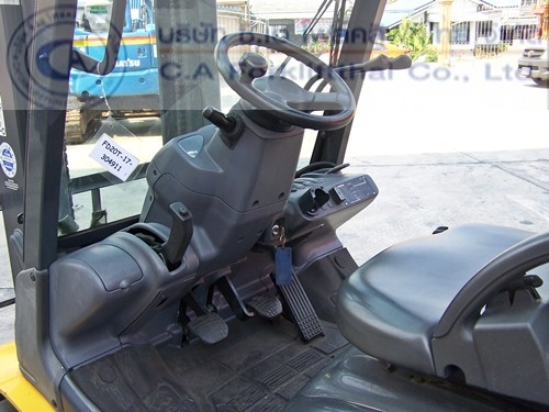 ขาย รถโฟล์คลิฟท์ KOMATSU รุ่น FD20T-17