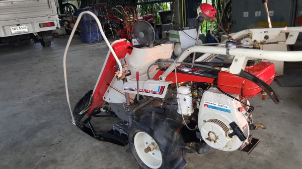 รถเกี่ยวข้าวดินตาม แบบมัด รหัสสินค้า W- 7