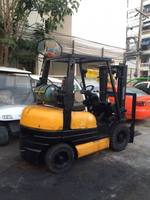 ขายรถยกโฟร์คลิฟท์ 2.5 ตัน ( แก๊สเก่าตามสภาพ )
