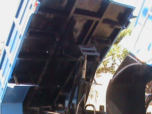 ขาย 6ล้อดัมพ์  isuzu deca 195 แรงม้า สภาพนางฟ้า