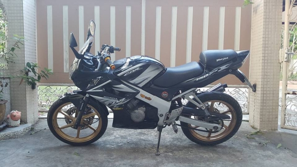 ขออนุญาติขาย HONDA CBR 150R สตาร์ทมือ ลายไฟ ฟรีค่าโอน ขออนุญาติขาย HONDA CBR 150R สตาร์ทมือ ลายไฟ ฟรีค่าโอน