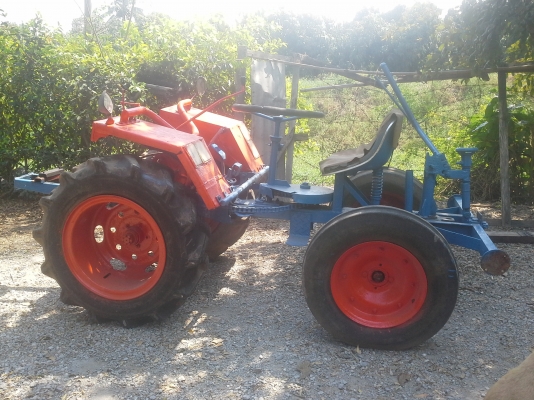 รถไถนั่งขับ สามเกียร์ พร้อมใช้ สนใจ0848017186