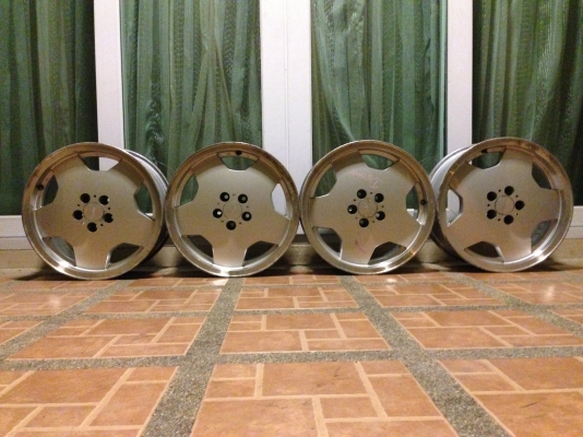 ล้อลาย AMG ขอบ16 สีเดิม ไม่มีซ่อม ราคาไม่แพง