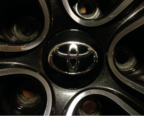 ล้อแท้ติดรถ TOYOTA FT86 ขอบ 17 พร้อมยาง 215 45 17 ปี12 จำนวน 2 วง ราคาไม่แพง