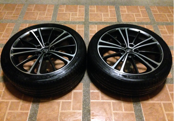 ล้อแท้ติดรถ TOYOTA FT86 ขอบ 17 พร้อมยาง 215 45 17 ปี12 จำนวน 2 วง ราคาไม่แพง