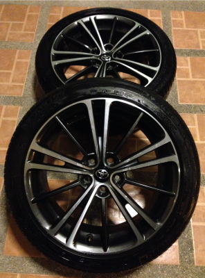 ล้อแท้ติดรถ TOYOTA FT86 ขอบ 17 พร้อมยาง 215 45 17 ปี12 จำนวน 2 วง ราคาไม่แพง