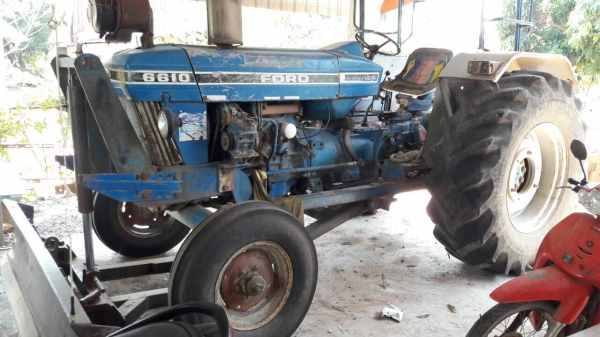 ขาย รถไถ FORD 6600 เสื้อลาย เอกสารใบอินวอยซ์ อุปกรณ์มีผานดันหน้า และผาน 3