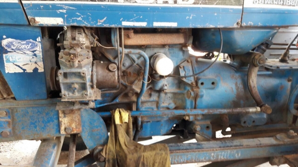 ขาย รถไถ FORD 6600 เสื้อลาย เอกสารใบอินวอยซ์ อุปกรณ์มีผานดันหน้า และผาน 3