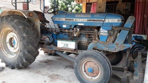 ขาย รถไถ FORD 6600 เสื้อลาย เอกสารใบอินวอยซ์ อุปกรณ์มีผานดันหน้า และผาน 3