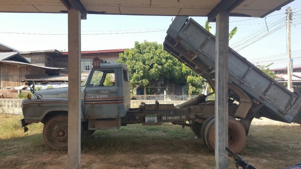 ขาย 6 ล้อ หัวยาวดั้ม ไม่มีทะเบียน เครื่อง EH700 168 แรงม้า คัสซีสวยตลอดเส้น เฟืองท้ายจัมโบ้ พวงมาลัยพาวเวอร์ ขาย 6 ล้อ หัวยาวดั้ม ไม่มีทะเบียน เครื่อง EH700 168 แรงม้า คัสซีสวยตลอดเส้น เฟืองท้ายจัมโบ้ พวงมาลัยพาวเวอร์