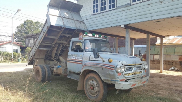 ขาย 6 ล้อ หัวยาวดั้ม ไม่มีทะเบียน เครื่อง EH700 168 แรงม้า คัสซีสวยตลอดเส้น เฟืองท้ายจัมโบ้ พวงมาลัยพาวเวอร์