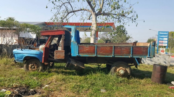 ขายตามสภาพ 6 ล้อ หัวยาวดั้ม ไม่มีทะเบียน เครื่อง EH100 150 แรงม้า เฟืองท้ายใหญ่จัมโบ้ คัสซีสวยตลอดเส้น ชุดดั้มอยู่ครบ