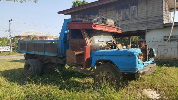 ขายตามสภาพ 6 ล้อ หัวยาวดั้ม ไม่มีทะเบียน เครื่อง EH100 150 แรงม้า เฟืองท้ายใหญ่จัมโบ้ คัสซีสวยตลอดเส้น ชุดดั้มอยู่ครบ ขายตามสภาพ 6 ล้อ หัวยาวดั้ม ไม่มีทะเบียน เครื่อง EH100 150 แรงม้า เฟืองท้ายใหญ่จัมโบ้ คัสซีสวยตลอดเส้น ชุดดั้มอยู่ครบ