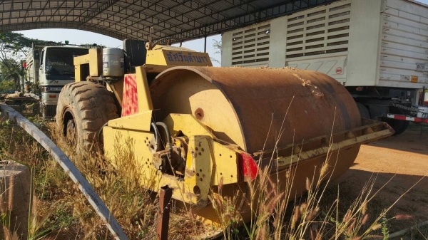 ขาย รถบดสั่นสะเทือน 2 เพลา เอกสารใบซื้อขาย เครื่องดี ราคาต่อรองได้ครับ