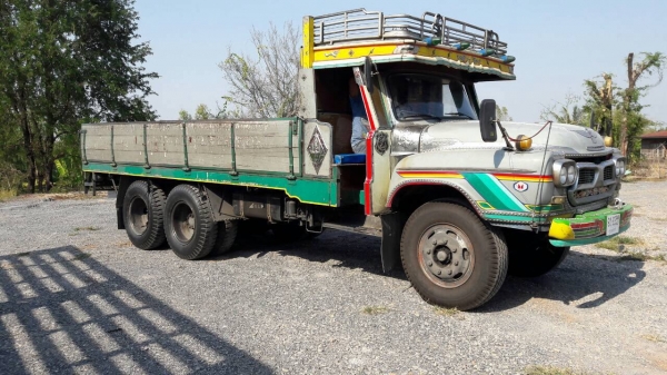 ขาย 10 ล้อหัวยาว เพลาเดียว คัสซีสวยจัดตลอดเส้น เครื่อง HO7C 180 แรงม้า เกียร์ร็อคกี้เสื้อลาย เฟืองท้าย FUSO เบรคลมดัน พวงมาลัยพาวเวอร์ ทะเบียนเต็มพร้อมโอน