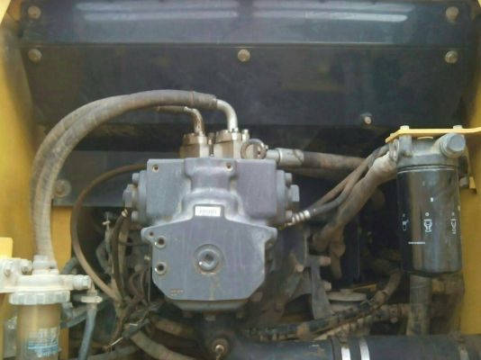 ขายด่วน!! Komatsu PC200-7 ไมล์ 7,900 สภาพสวยค่ะ