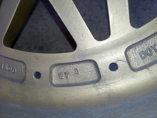 แม็ก อีควิป ขอบ 15 ออฟ 0 กว้าง หน้า 8 หลัง 9 พร้อมยาง 9800 บาท แม็ก อีควิป ขอบ 15 ออฟ 0 กว้าง หน้า 8 หลัง 9 พร้อมยาง 9800 บาท