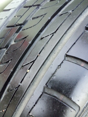 ขายยาง 205 40 17 สภาพดี เพิ่งถอดจากรถ 500 บาท ขายยาง 205 40 17 สภาพดี เพิ่งถอดจากรถ 500 บาท