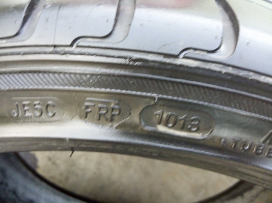 ขายยาง 205 40 17 สภาพดี เพิ่งถอดจากรถ 500 บาท ขายยาง 205 40 17 สภาพดี เพิ่งถอดจากรถ 500 บาท