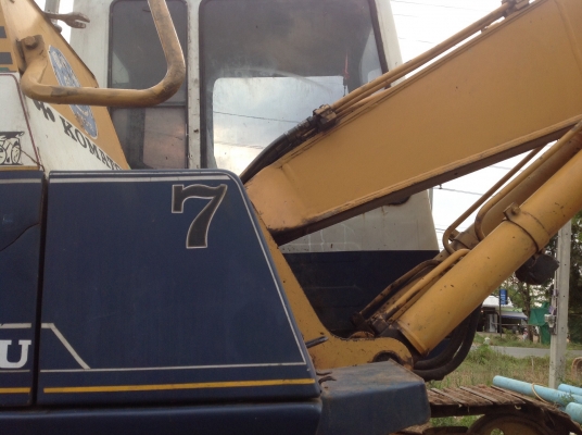 ขายรถแบคโฮโคมัทสุ pc120-5