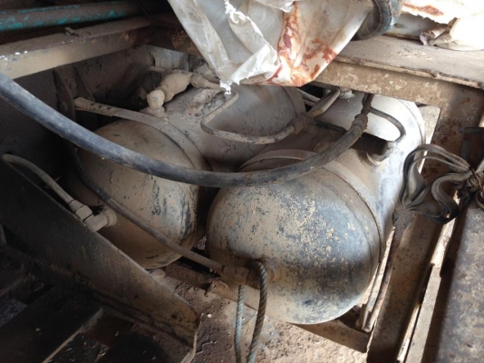 10ล้อ2เพลา HINO ZM 260HP รถโม่ปูน โม่โซ่6คิว **ขาย รถบรรทุกโม่ปูน 10ล้อ HINO ZM-260แรง 2เพลา โม่โซ่6คิว สภาพเดิม โม่ใช้งานปกติ พร้อมใช้งาน HINO ZM303 EK100-260แรง เครื่องเดิม เกียร์เดิม เครื่อง ดี แน่น แรงดีครับ เกียร์ดี ไม่หลุด ช่วง