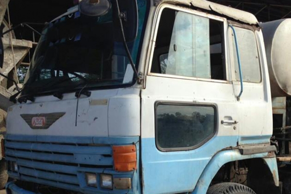 10ล้อ2เพลา HINO ZM 260HP รถโม่ปูน โม่โซ่6คิว **ขาย รถบรรทุกโม่ปูน 10ล้อ HINO ZM-260แรง 2เพลา โม่โซ่6คิว สภาพเดิม โม่ใช้งานปกติ พร้อมใช้งาน HINO ZM303 EK100-260แรง เครื่องเดิม เกียร์เดิม เครื่อง ดี แน่น แรงดีครับ เกียร์ดี ไม่หลุด ช่วง