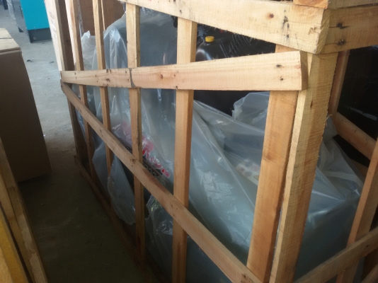 ขายปั๊มลมขนาด 300ลิตร 5.5แรง ไฟ3สาย380โวลของใหม่