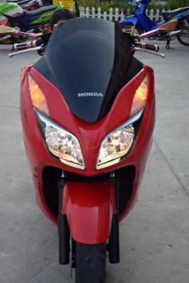 Honda Forza 300 สีแดง ปี 2013 สภาพสวย ๆ ราคา เบา ๆ