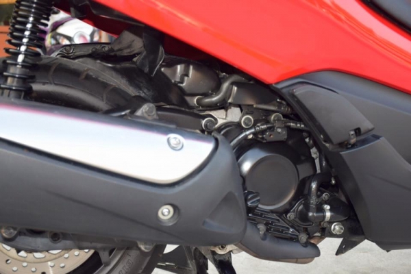 Honda Forza 300 สีแดง ปี 2013 สภาพสวย ๆ ราคา เบา ๆ Honda Forza 300 สีแดง ปี 2013 สภาพสวย ๆ ราคา เบา ๆ