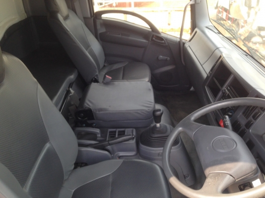 ขาย6ล้อตู้แห้ง10บาน/ยี่ห้อISUZU/รุ่นFTR/240แรงม้า/ปี56