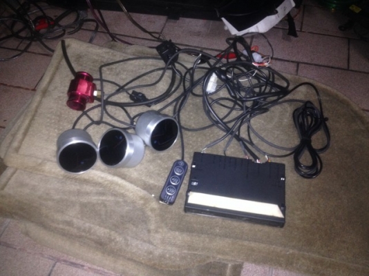 DEFI ADVANCE เเท้ หน้ามืดไฟเเดง TURBO วัดรอบ ความร้อน เก่ายุ่นครบๆสภาพสวย