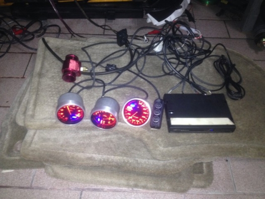 DEFI ADVANCE เเท้ หน้ามืดไฟเเดง TURBO วัดรอบ ความร้อน เก่ายุ่นครบๆสภาพสวย