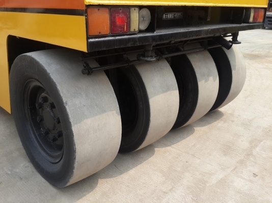 Hitachi (Dynapac) RT200WT