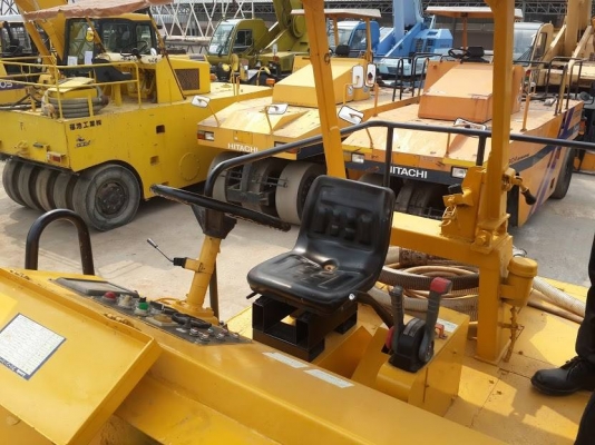 Hitachi (Dynapac) RT200WT