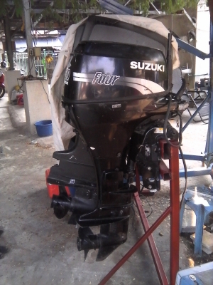 เครื่องเรือ susuki 30 four