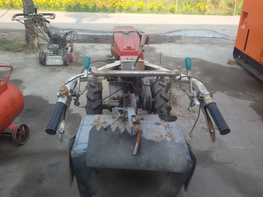 ขายรถไถนาเดินตามพร้อมสาลี่ เครื่องติดง่าย พร้อมใช้งาน