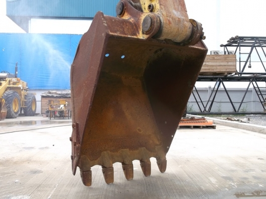 เก่านอก KOMATRU PC200-7