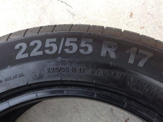 ยาง Continental 225-55-17 ปี 15 2 เส้น 3000 ยางสวยๆเนื้อนิ่มๆไม่บวมดอกเต็มๆยางเหลือเยอะวิ่งใด้อีกนานค่ะ