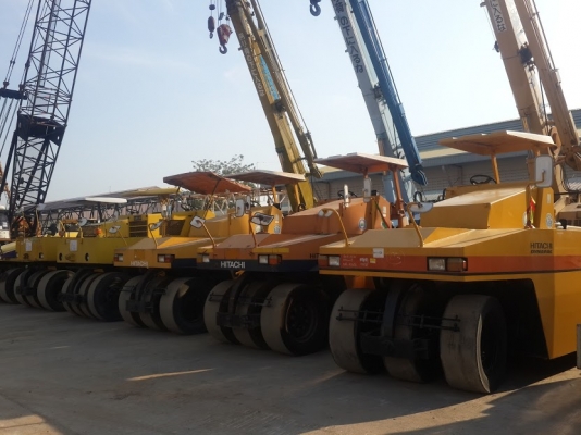 สต๊อครถบดในโกดังค่ะ ใครสนใจรถบดล้อยาง รถบดสั่นสะเทือน รถบดเบรคดาว ติดต่อ ใหม่ 061-4194022 ค่ะ