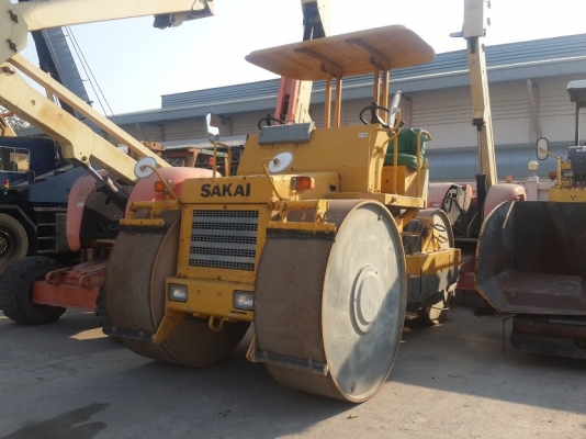 สต๊อครถบดในโกดังค่ะ ใครสนใจรถบดล้อยาง รถบดสั่นสะเทือน รถบดเบรคดาว ติดต่อ ใหม่ 061-4194022 ค่ะ