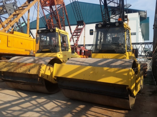 สต๊อครถบดในโกดังค่ะ ใครสนใจรถบดล้อยาง รถบดสั่นสะเทือน รถบดเบรคดาว ติดต่อ ใหม่ 061-4194022 ค่ะ