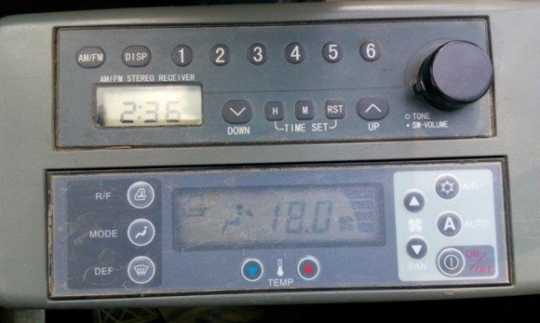 เก่านอก!! สวยกริ๊บ KOBELCO SK135SR-1ES