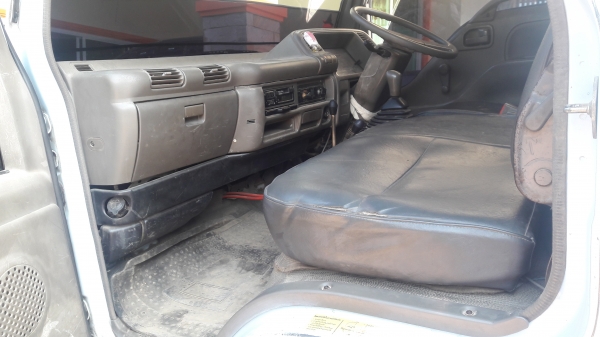 รถหกล้อดั้ม