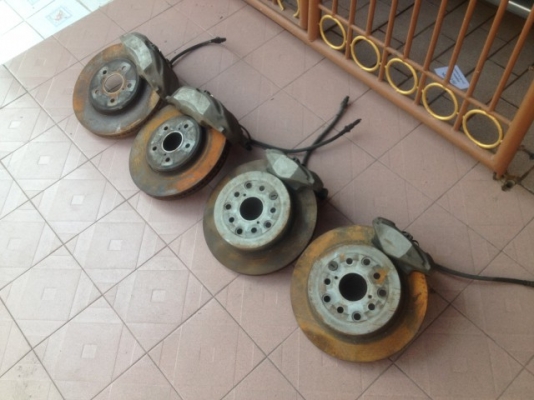 เบรค 3UZ หน้าหลังครบชุดเก่าญี่ปุ่นเเท้สภาพสวย เบรค 3UZ หน้าหลังครบชุดเก่าญี่ปุ่นเเท้สภาพสวย