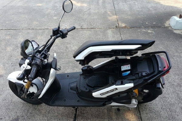 ขาย Zoomer X สีขาว จดทะเบียน สิงหาคม 2556