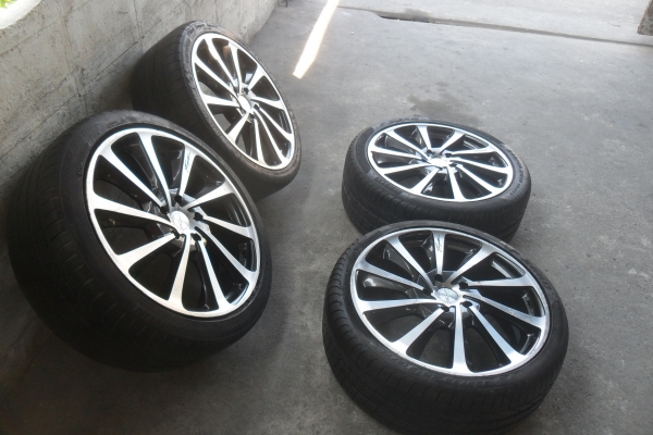 ล้อแม็ก19นิ้ว5รู114 พร้อมยาง สวยๆ 4 ล้อ ราคา 9900 บาท