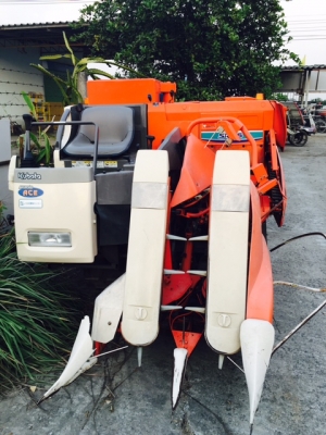 รถเกี่ยวข้าวKUBOTA  SR16 สภาพพร้อมใช้  สวยเดิมๆแท้ญี่ปุ่น