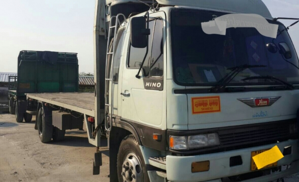 หกล้อ ฮีโน่ FF3H195 พื้นเรียบ ยาว7.20ม สภาพพร้อมใช้ สวยกริ๊ปบางเดิมทั้งคัน เล่มทะเบียนพร้อมโอน